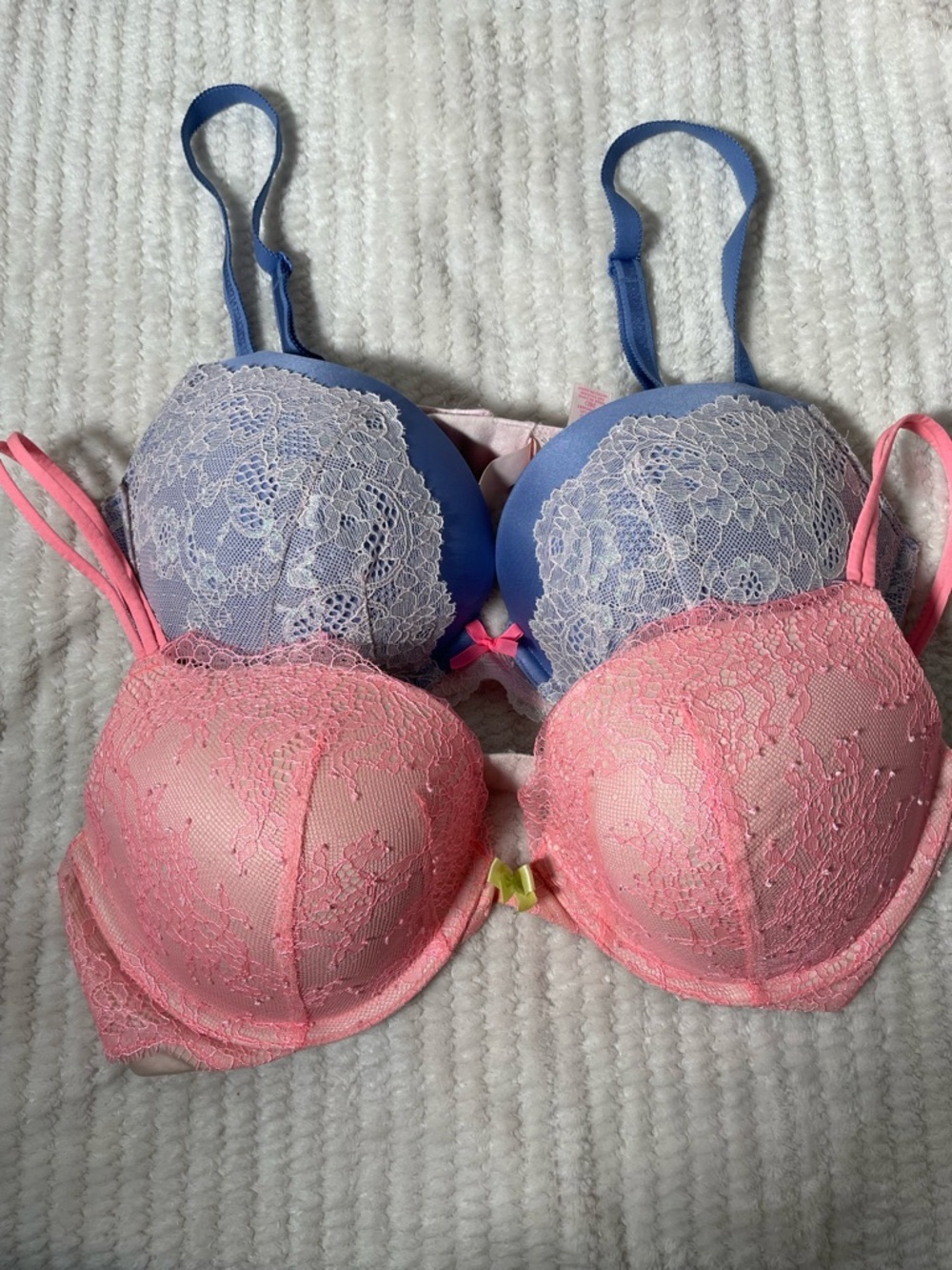 2 Victoria's Secret Lace bras Very Sexy and Dream Angels Push Up 36D
